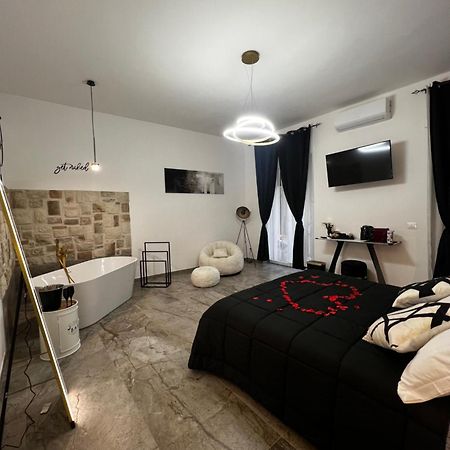 Time To Relax Bed & Breakfast ซาแลร์โน ภายนอก รูปภาพ